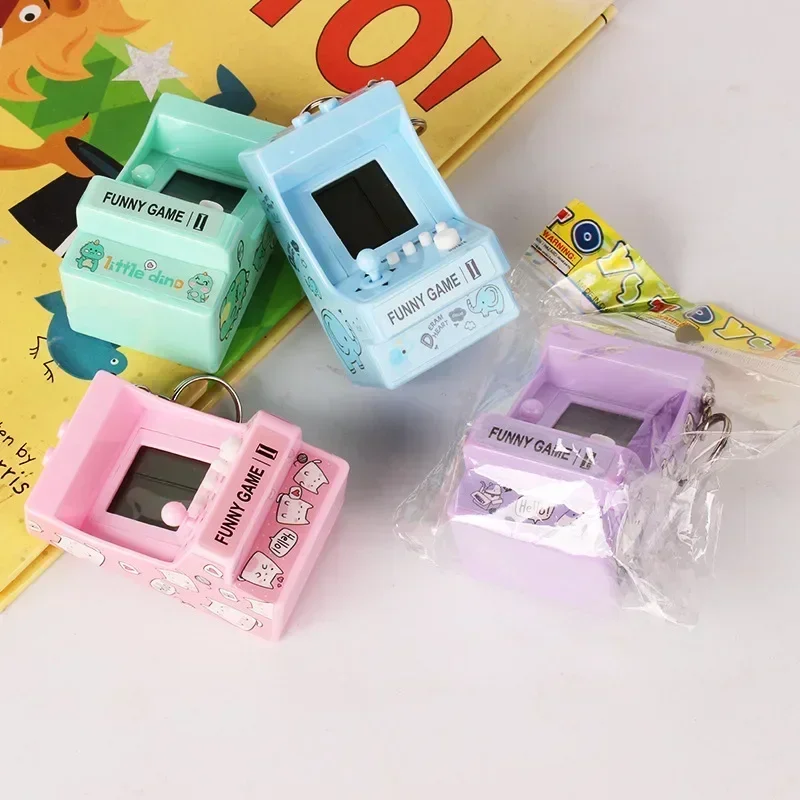 Portable Mini Pocket Keychain  - Retro Gaming Universe 评论和价格